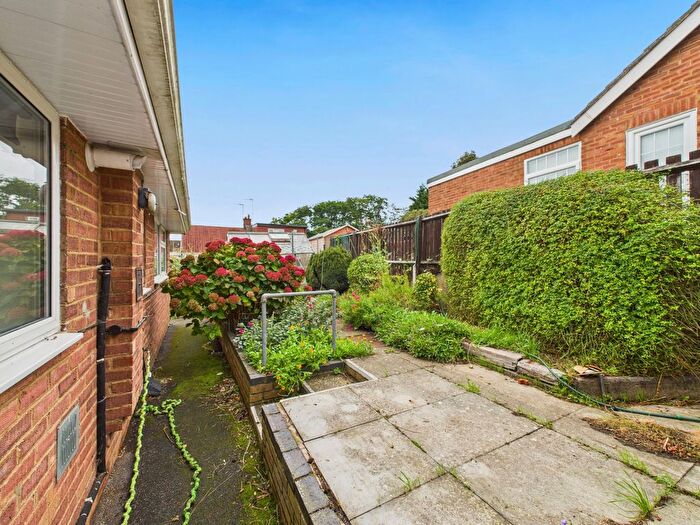 2 Bedroom Bungalow For Sale In Greenview Drive, Links View, NN2