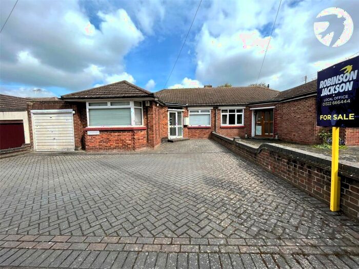 3 Bedroom Bungalow For Sale In Cray Road, Crockenhill, Kent, BR8