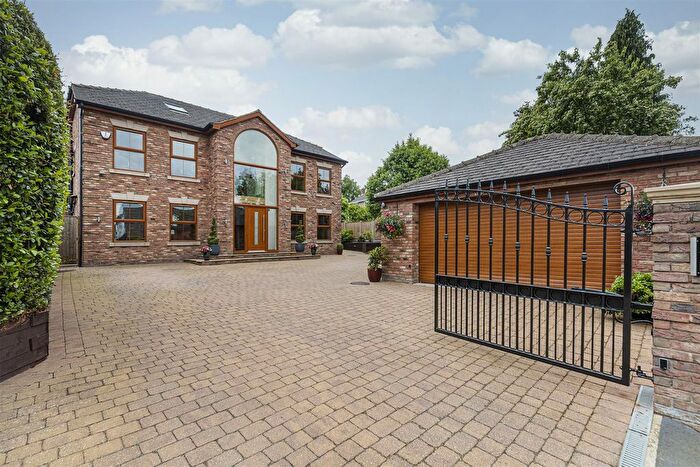 6 Bedroom Detached House For Sale In George Lane, Notton, WF4