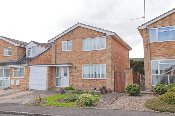 3 Bedroom Link Detached House For Sale In Browning Road, Banbury, OX16
