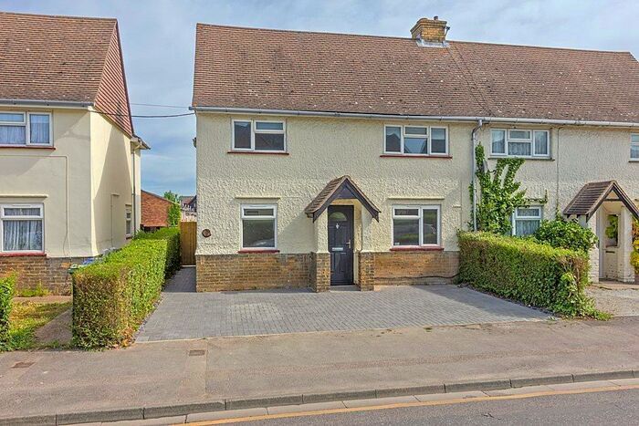 3 Bedroom Semi-Detached House To Rent In Chilton Avenue, Sittingbourne, ME10