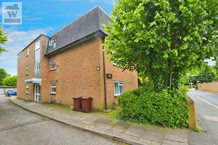 1 Bedroom Flat To Rent In Gumley Gardens, Isleworth, TW7