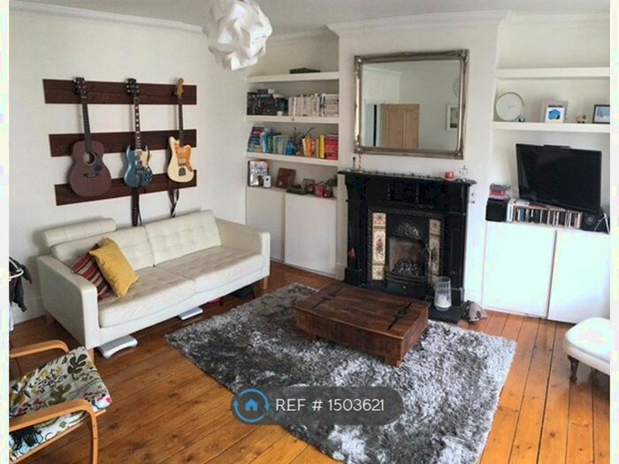 2 Bedroom Flat To Rent In Palmerston Crescent, London, N13