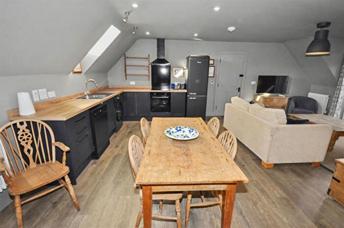 1 Bedroom Flat To Rent In The Bank, Lighthorne, CV35