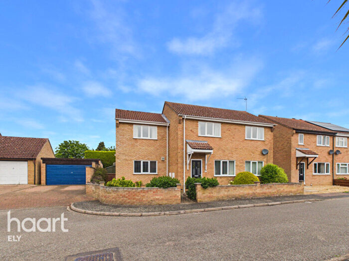 4 Bedroom Detached House For Sale In Snowberry Way, Soham, CB7