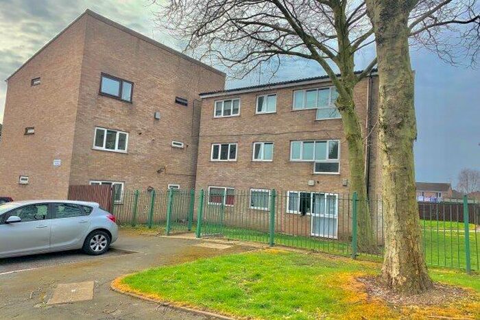 2 Bedroom Flat To Rent In Farmhouse Road, Willenhall, WV12