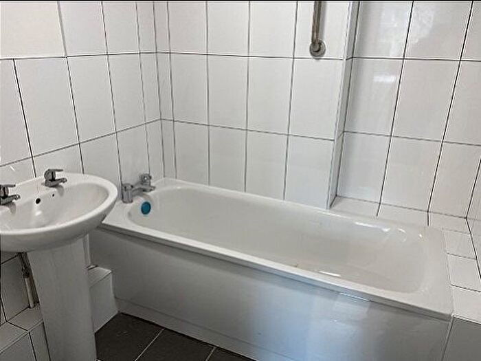 2 Bedroom Flat To Rent In Bridgnorth Road, Compton, Wolverhampton, WV6