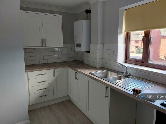 2 Bedroom Flat To Rent In Sheppards Field, Wimborne, BH21