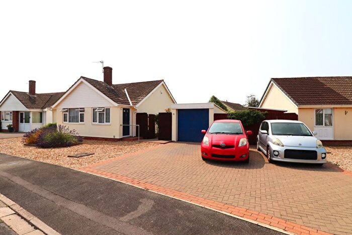 2 Bedroom Detached Bungalow For Sale In Martins Close, Burnham-On-Sea, TA8