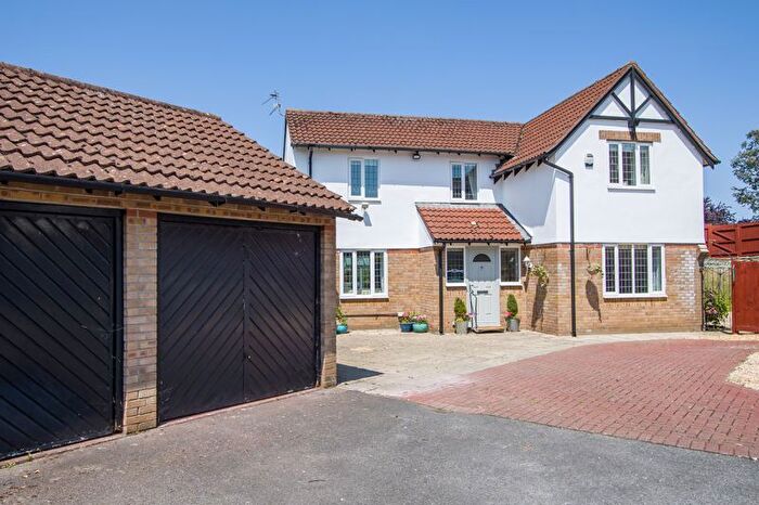 4 Bedroom Detached House For Sale In Brockhill Way, Penarth, CF64