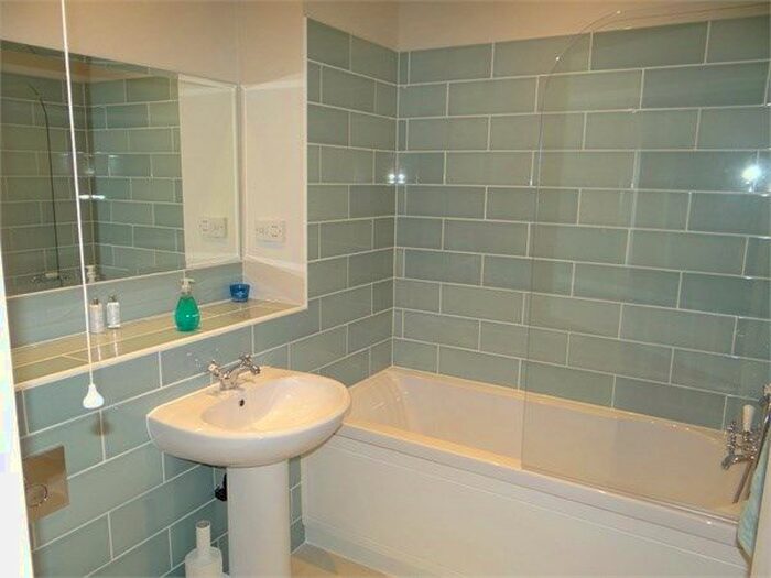 3 Bedroom Town House To Rent In High Street, Amersham, HP7