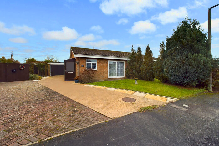 3 Bedroom Semi-Detached Bungalow For Sale In Archers Avenue, Feltwell, IP26