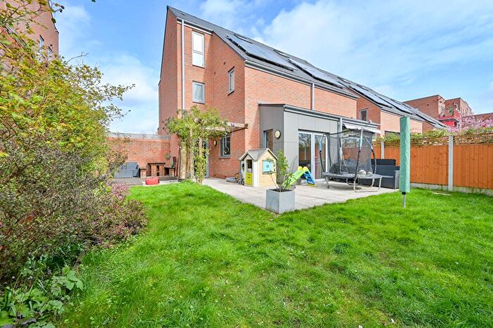 3 Bedroom End Terrace House For Sale In Manet Gardens, Acton, London, W3