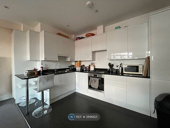 1 Bedroom Flat To Rent In Durham Road, Raynes Park, SW20