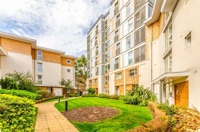2 Bedroom Flat To Rent In Coleman Fields, Islington, London, N1