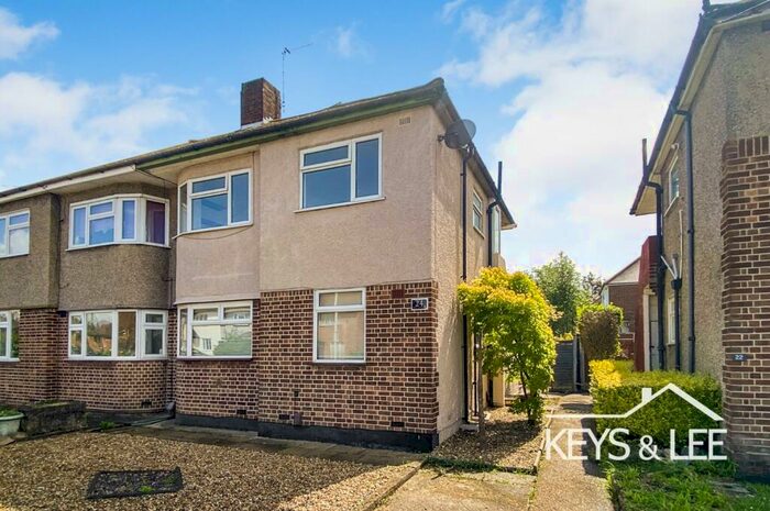 2 Bedroom Flat To Rent In Erith Crescent, Romford, RM5