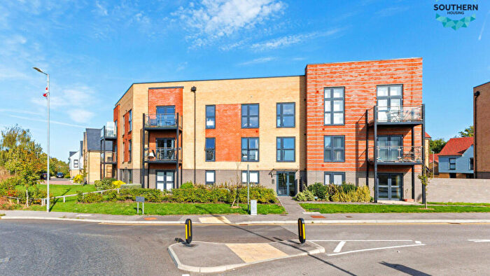 2 Bedroom Flat For Sale In Breeze Meadow, Faversham, ME13