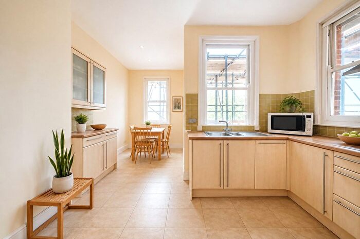 2 Bedroom Flat For Sale In Honeybourne Road, London, NW6