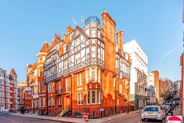 2 Bedroom Flat To Rent In Hans Crescent, Knightsbridge, London, SW1X
