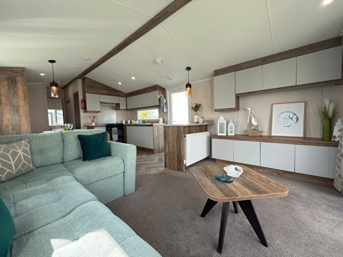 2 Bedroom Park Home For Sale In St. Johns Road, Whitstable, CT5