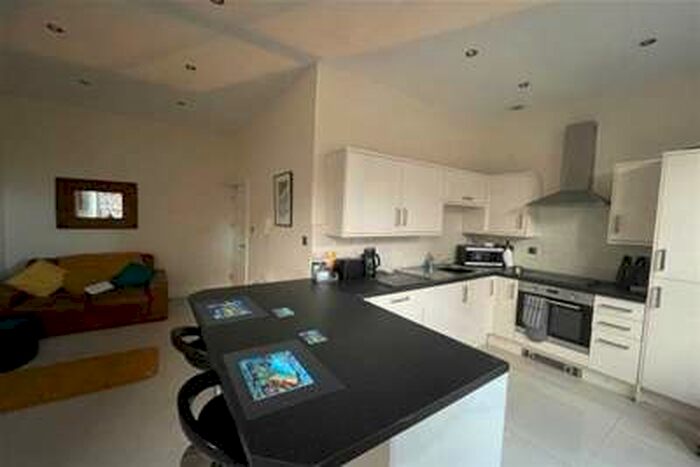 1 Bedroom Flat To Rent In Tenby, SA70