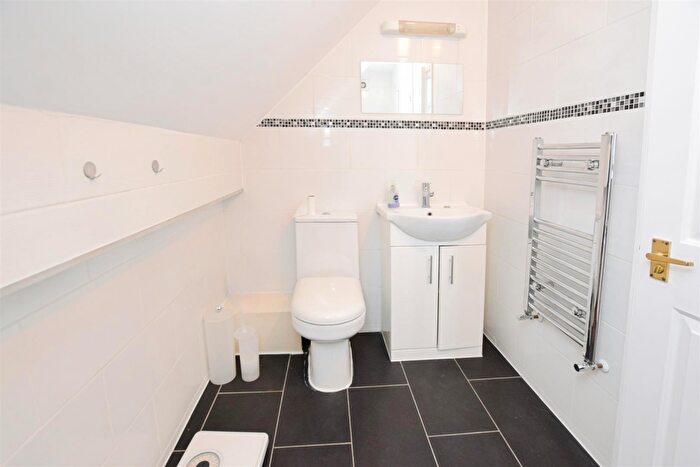 1 Bedroom Flat To Rent In Lodge Road, Hendon, NW4