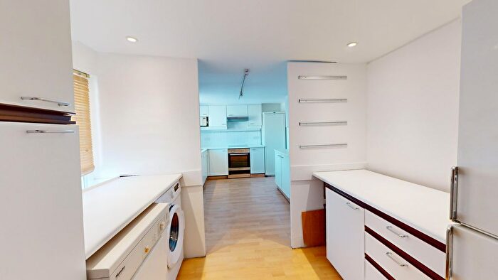2 Bedroom Penthouse To Rent In Marine Parade, Brighton, BN2