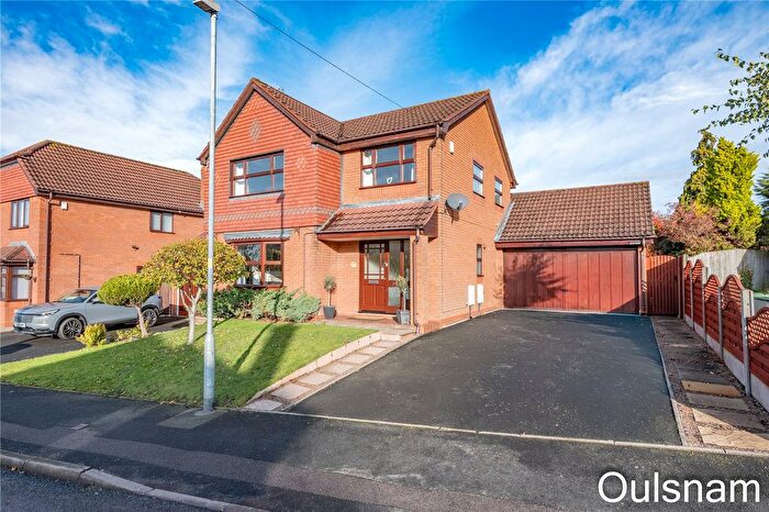 4 Bedroom Detached House For Sale In Golden Cross Lane, Catshill, Bromsgrove, Worcestershire, B61