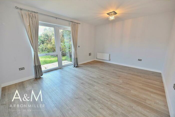 4 Bedroom House To Rent In Hughes Road, Hainault, IG6