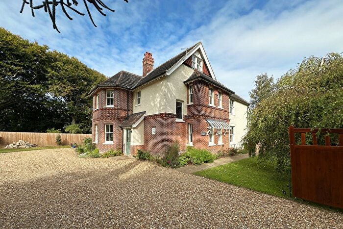5 Bedroom Detached House For Sale In Hawkshill Camp Road, Walmer, CT14