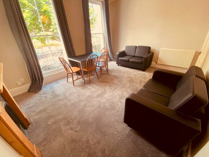 4 Bedroom Flat To Rent In Cloudesley Road, Angel, N1