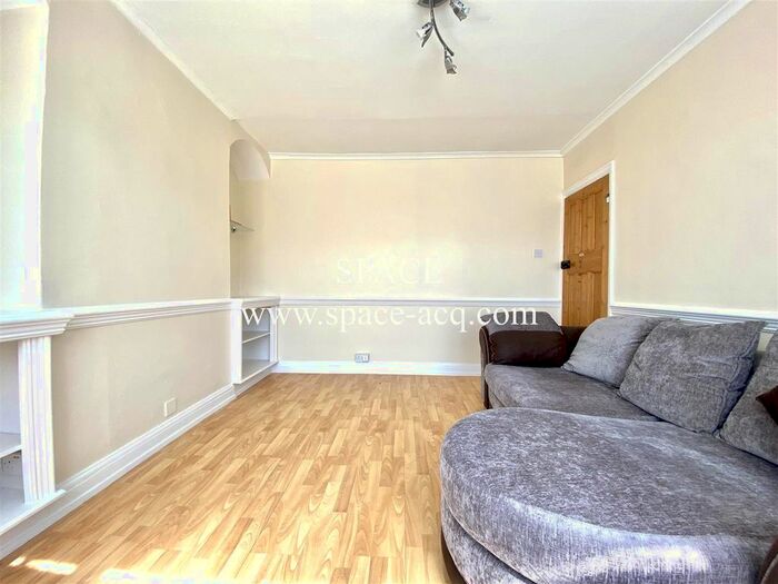 1 Bedroom Flat To Rent In Dudley Gardens, Harrow, HA2