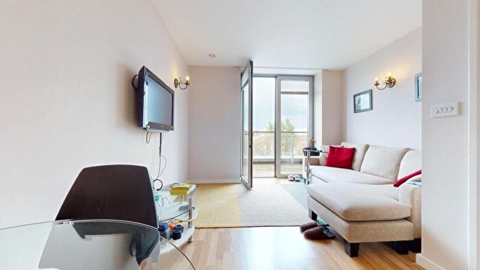 1 Bedroom Flat To Rent In Quadrant Court, Empire Way, Wembley, HA9