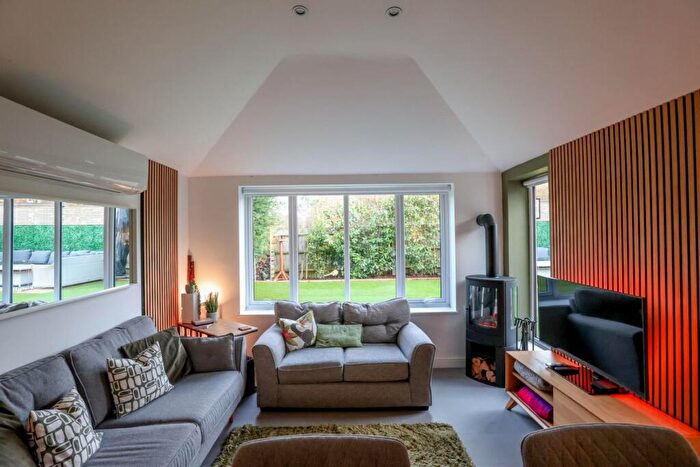 4 Bedroom Detached House For Sale In The Glades, Grange Park, Northampton, NN4