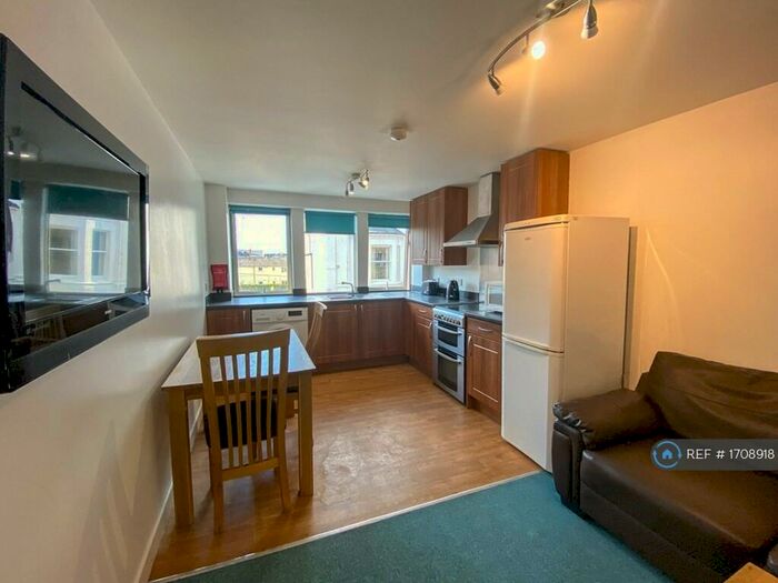 3 Bedroom Flat To Rent In Brunswick House, Gloucester, GL1