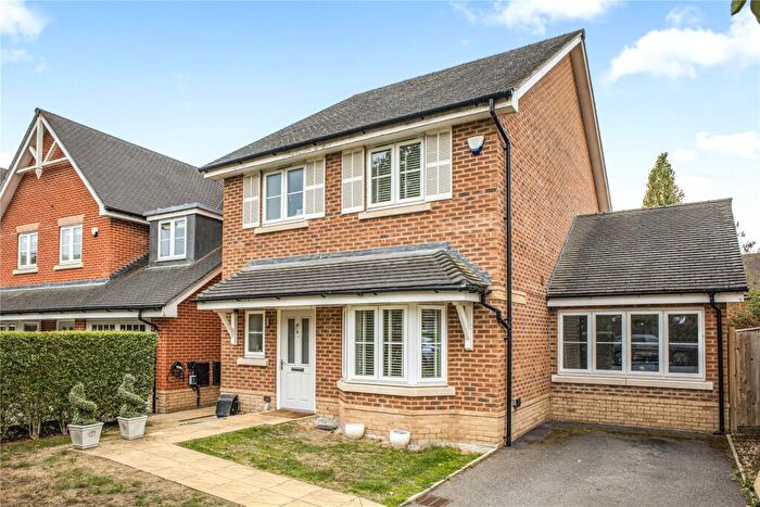 3 Bedroom Detached House For Sale In Rose Meadow, West End, Woking, Surrey, GU24