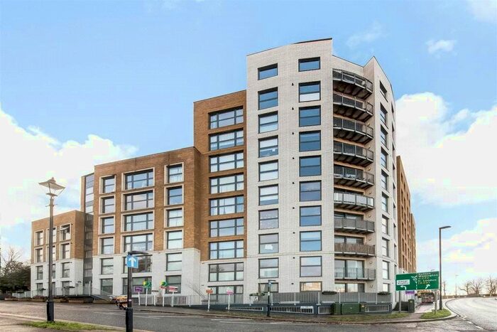 1 Bedroom Flat To Rent In The Waldrons, Croydon, CR0