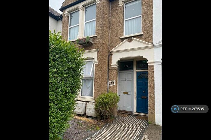4 Bedroom Flat To Rent In Sangley Road, London, SE6