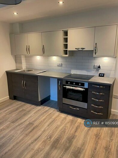 2 Bedroom Terraced House To Rent In Manchester Road, Huddersfield, HD4