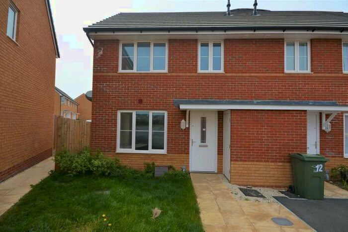 2 Bedroom End Of Terrace House To Rent In Chinchen Close, Whippingham, PO32