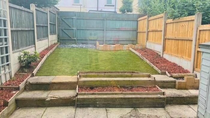 3 Bedroom Town House To Rent In Wentworth Meadows, Penistone, S36