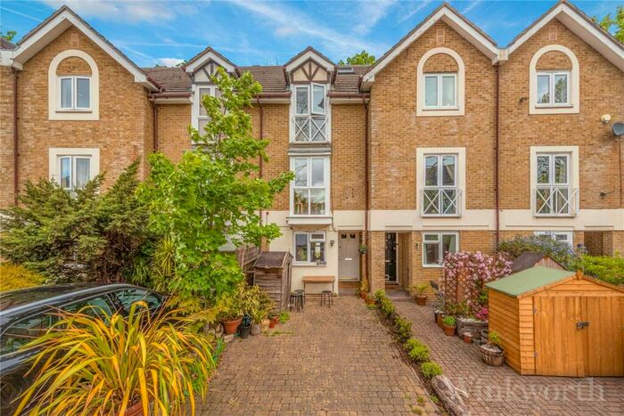 3 Bedroom Apartment To Rent In Water Lane, London, SE14