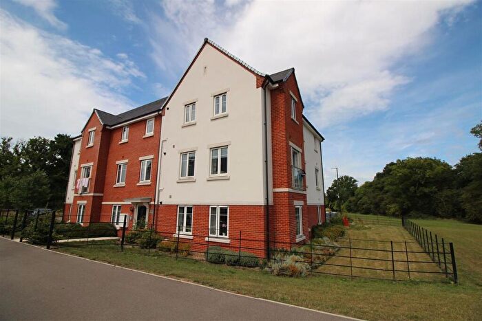 2 Bedroom Flat To Rent In Woolf House, Somerley Drive, Crawley, RH10