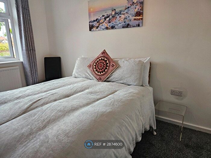3 Bedroom Bungalow To Rent In Windermere Avenue, Chester, CH2