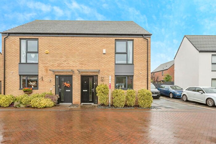 3 Bedroom Semi Detached House For Sale In Burgundy Road, Balby, Doncaster, DN4