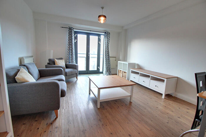 2 Bedroom Apartment To Rent In Q Apartments, Newhall Hill, Jewellery Quarter, Birmingham, B1