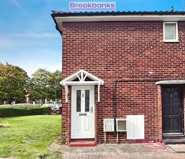 2 Bedroom Maisonette To Rent In Mayplace Road East, Bexleyheath, DA7