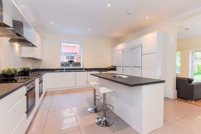 8 Bedroom House To Rent In Gordon Avenue, SO14