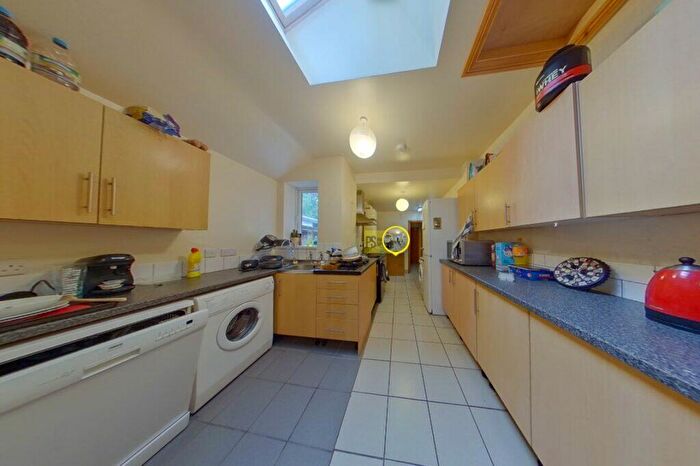 6 Bedroom Terraced House To Rent In Harrow Road, Selly Oak, Birmingham, B29