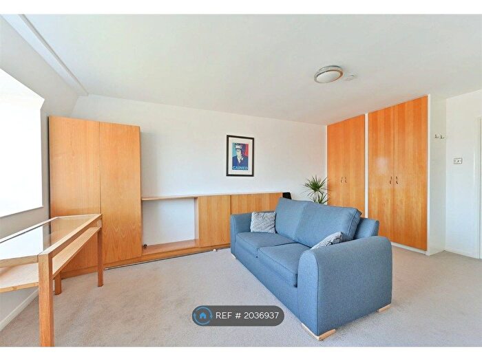 Studio To Rent In Stretford Court, London, SW19